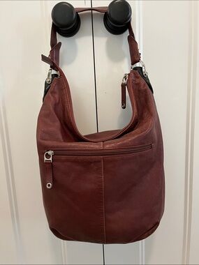 Dissona Chestnut Brown Leather Hobo Bag